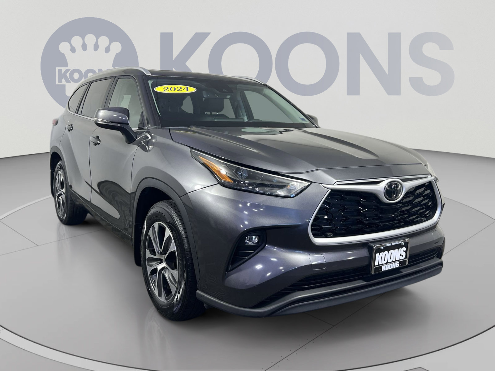 Used 2024 Toyota Highlander XLE AWD/4WD image 10