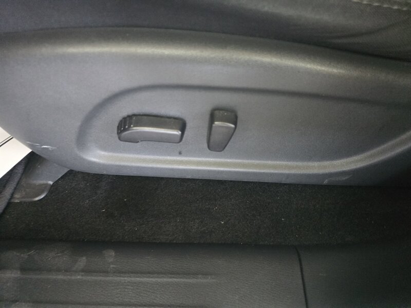 Used 2019 Nissan Pathfinder SV AWD/4WD image 32