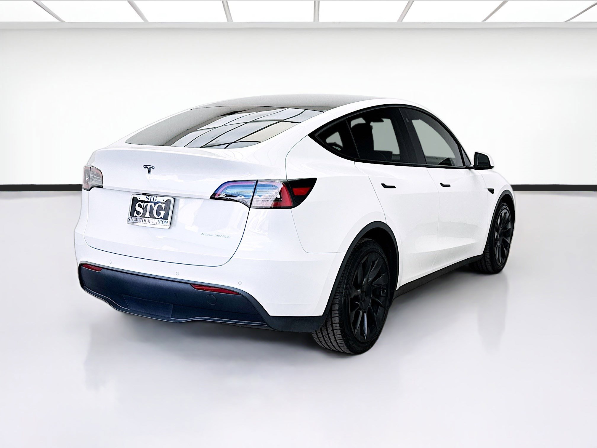Used 2021 Tesla Model Y Long Range image 4