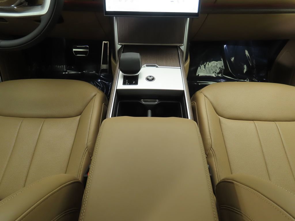 New 2025 Land Rover Range Rover SE image 16