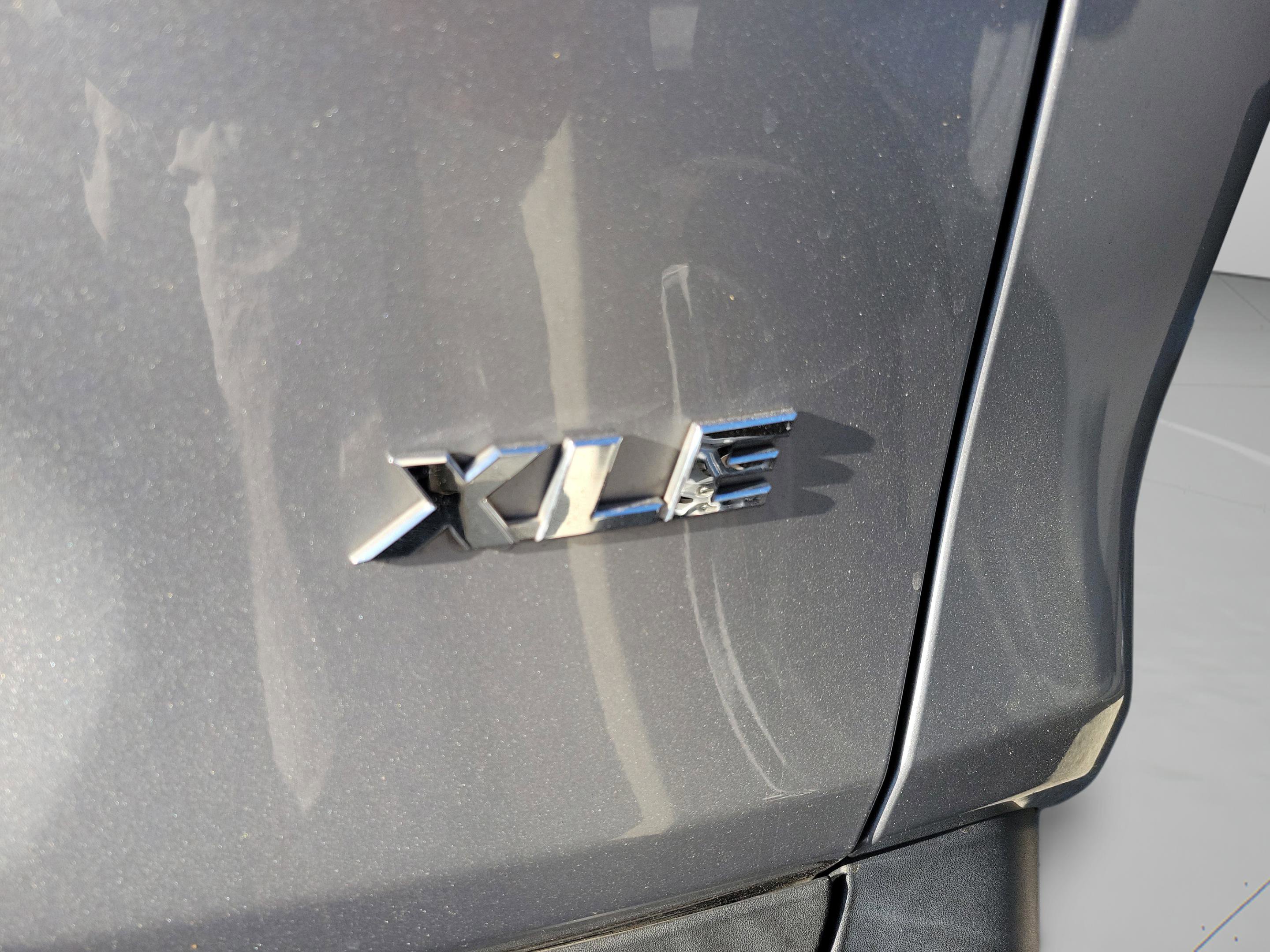 Used 2020 Toyota RAV4 XLE FWD image 30