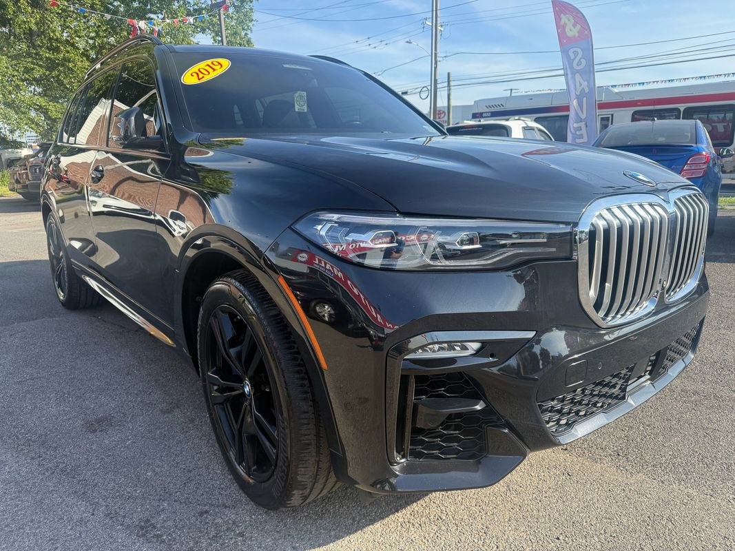 Used 2019 BMW X7 xDrive50i w/ M Sport Package AWD/4WD image 3