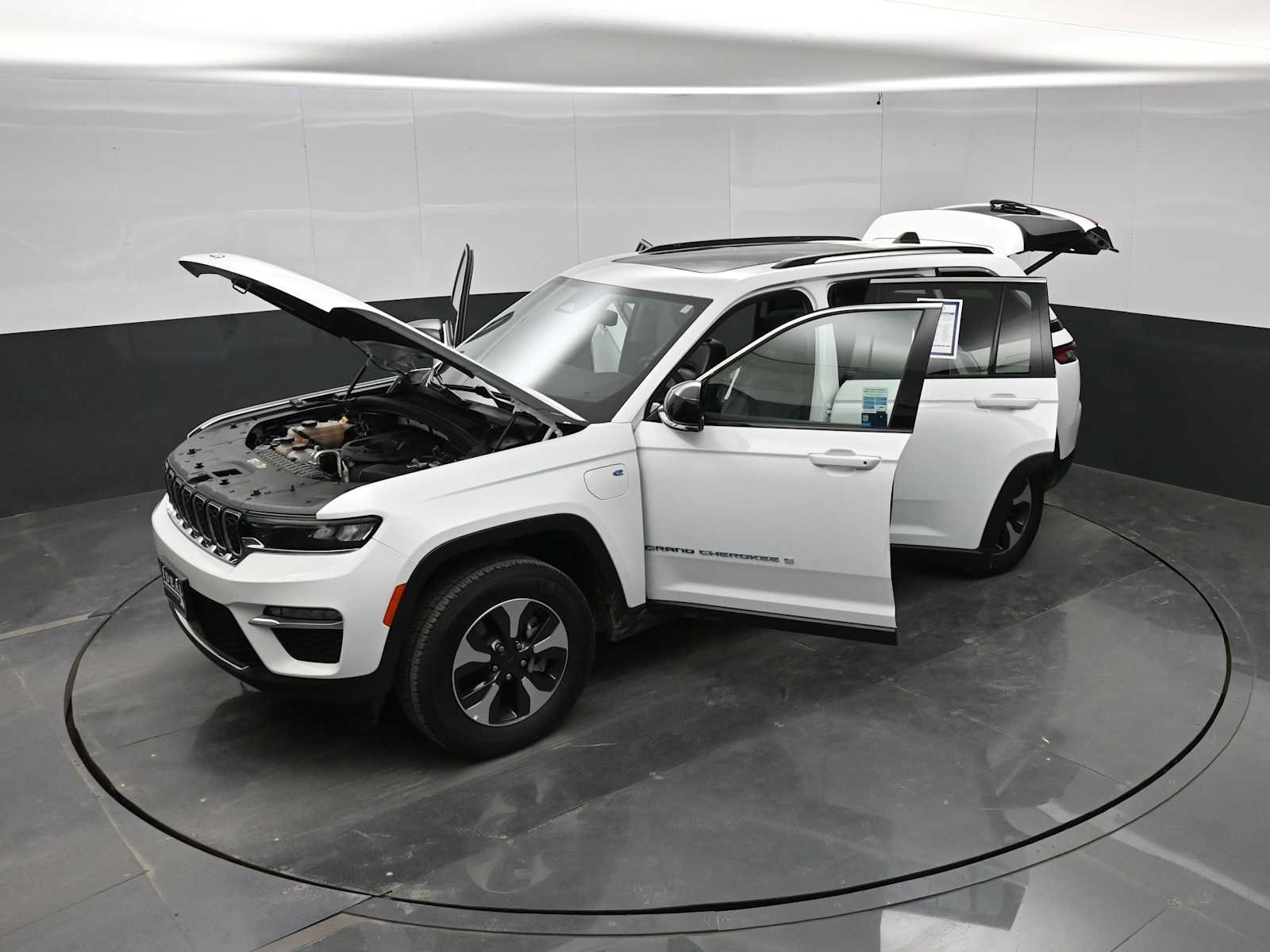 Used 2024 Jeep Grand Cherokee Limited 4xe AWD/4WD image 42