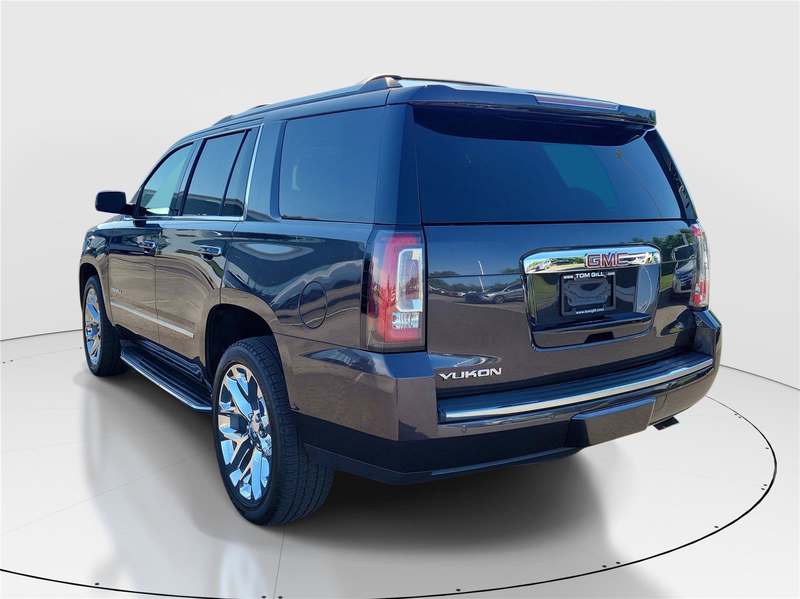 Used 2017 GMC Yukon Denali w/ Open Road Package AWD/4WD image 3