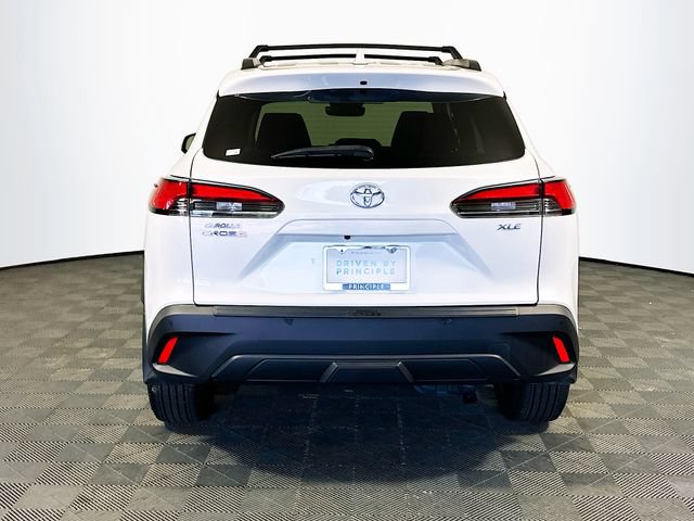 Certified 2023 Toyota Corolla Cross XLE w/ Convenience Package FWD image 7