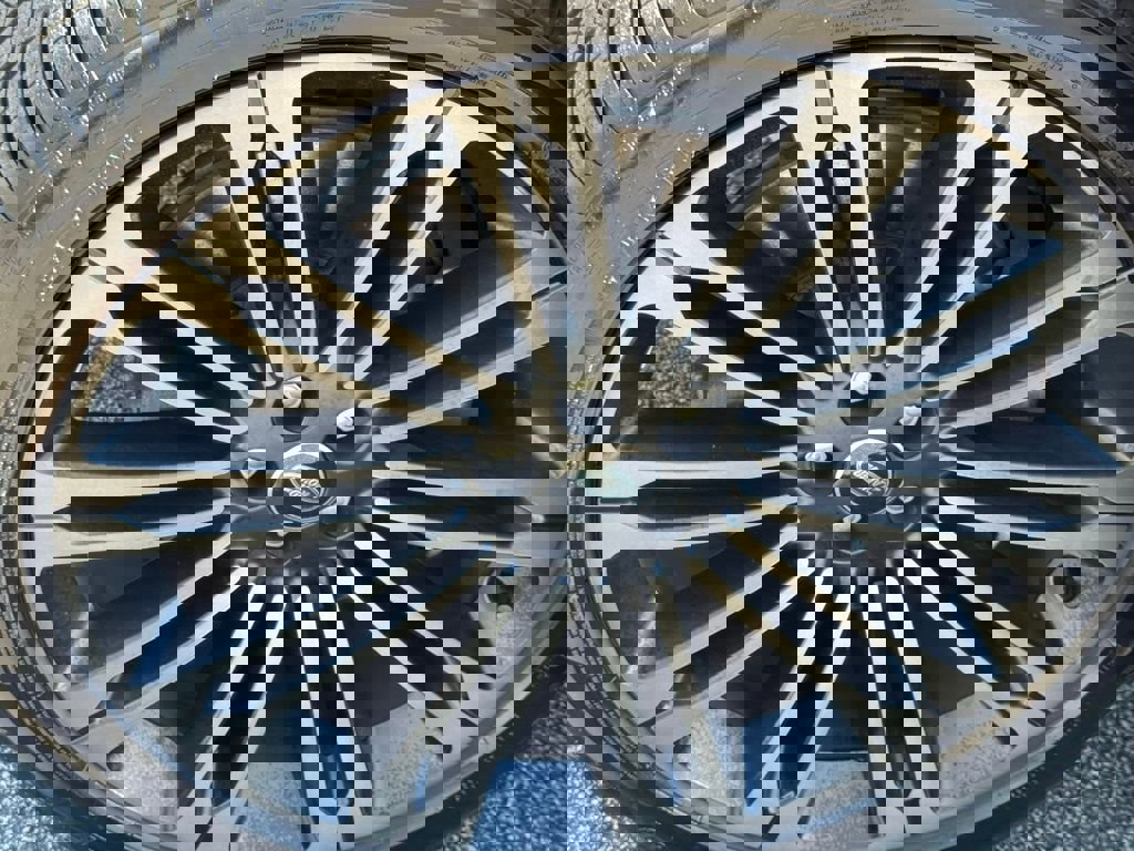 Used 2026 Land Rover Range Rover Velar Dynamic SE image 12