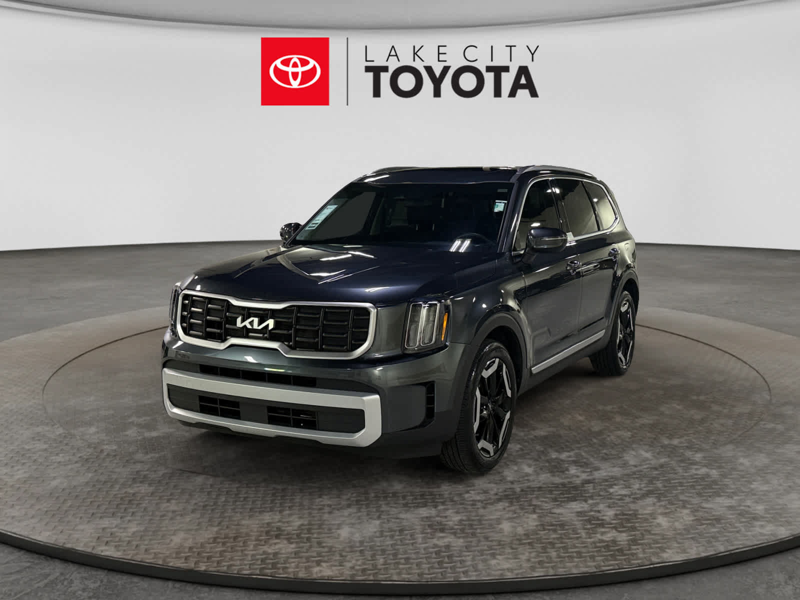 Used 2024 Kia Telluride S w/ S Sunroof Package FWD image 1