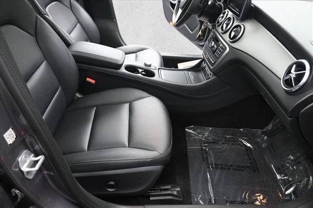 Used 2015 Mercedes-Benz GLA 250 4MATIC image 29