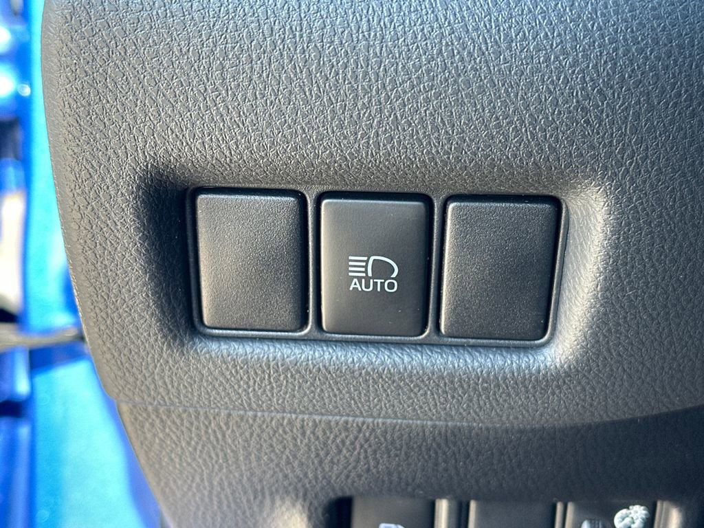 Used 2020 Toyota C-HR LE image 20