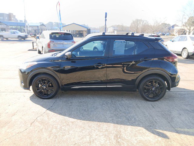 Used 2022 Nissan Kicks SR w/ Interior Electronics Package FWD image 6