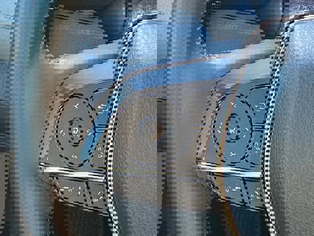 Used 2020 Toyota Camry XLE image 8