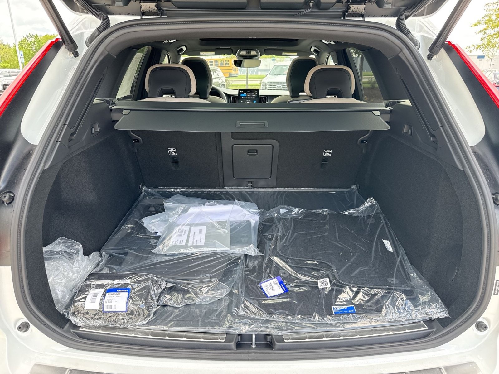 New 2026 Volvo XC60 B5 Plus w/ Protection Package Premier AWD/4WD image 26