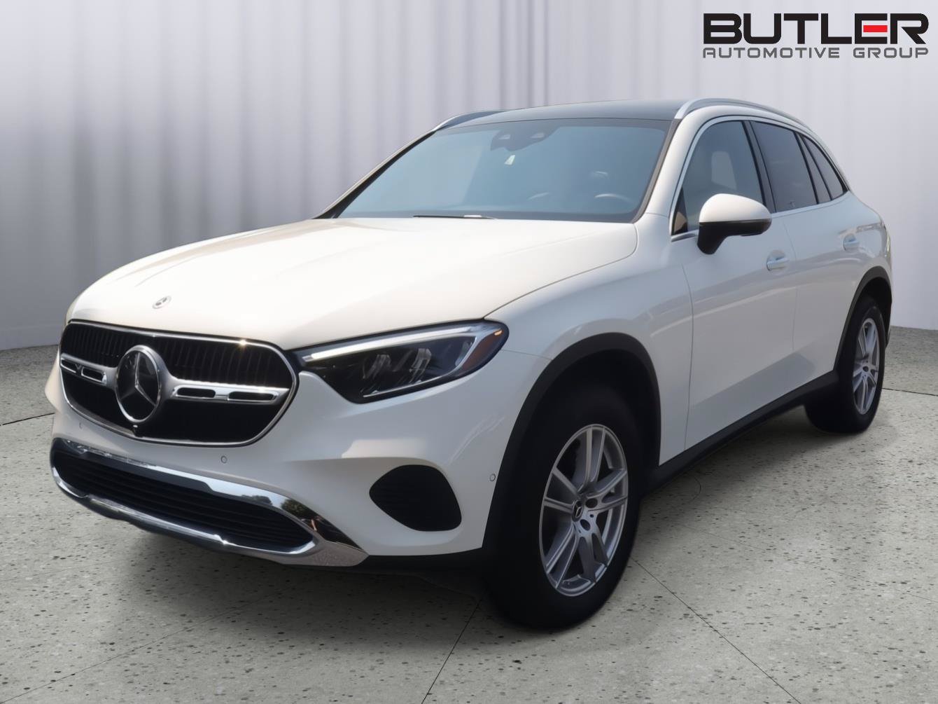 Used 2024 Mercedes-Benz GLC 300 4MATIC image 1