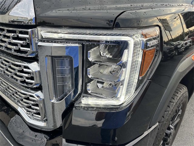 Used 2022 GMC Sierra 2500 Denali w/ Denali Black Diamond Edition image 10