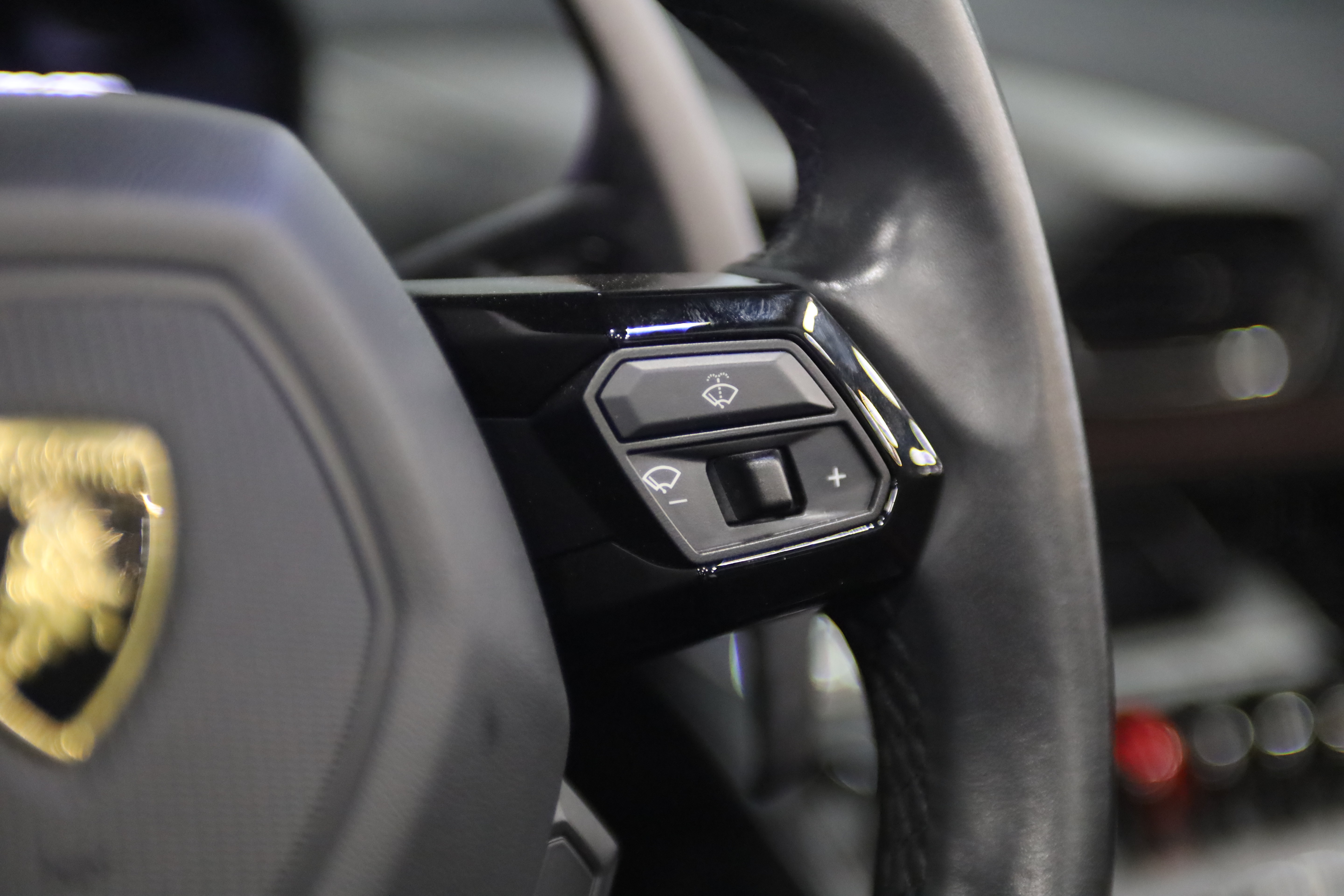 Used 2019 Lamborghini Huracan Performante AWD/4WD image 20