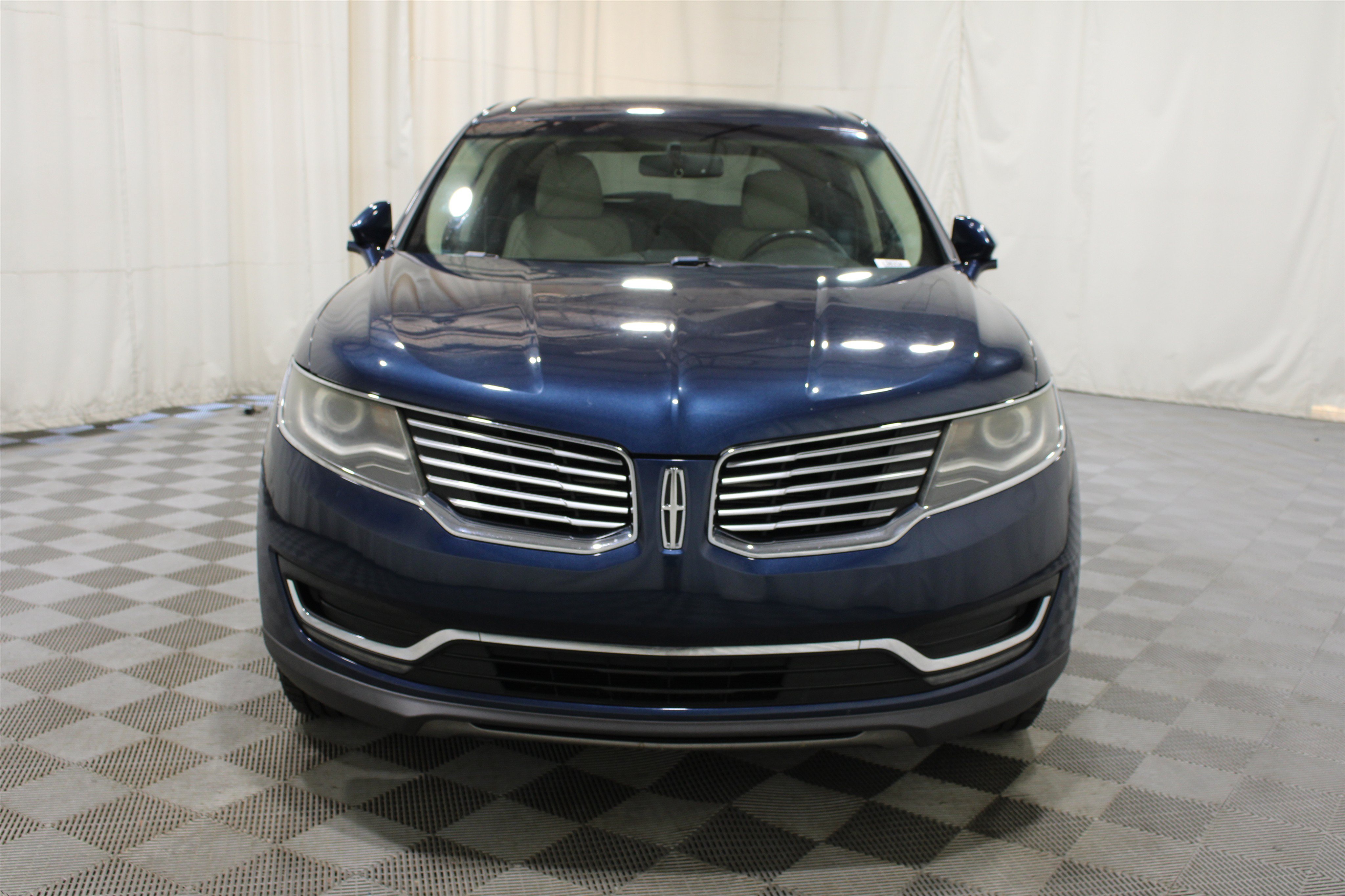 Used 2017 Lincoln MKX Select w/ Enhanced Security Package FWD image 35