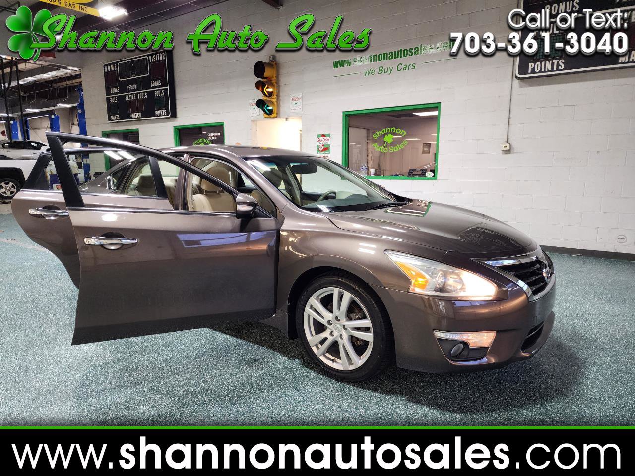Used 2013 Nissan Altima 3.5 SV w/ Navigation Pkg