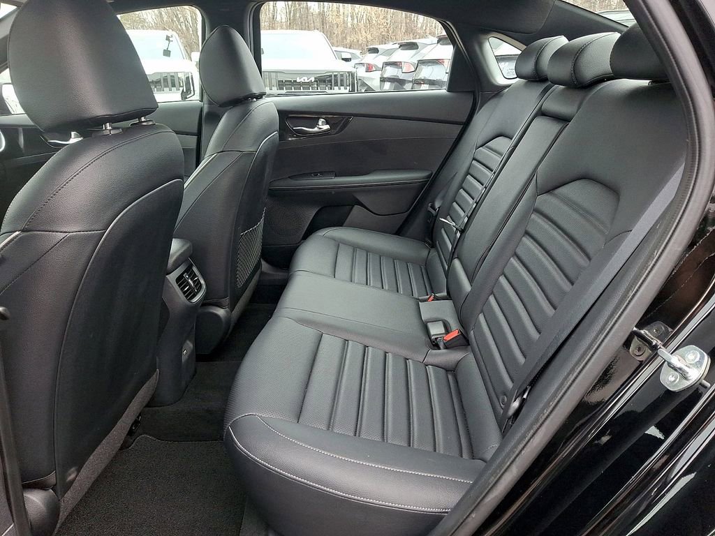 Used 2024 Kia Forte GT-Line w/ GT-Line Premium Package image 11