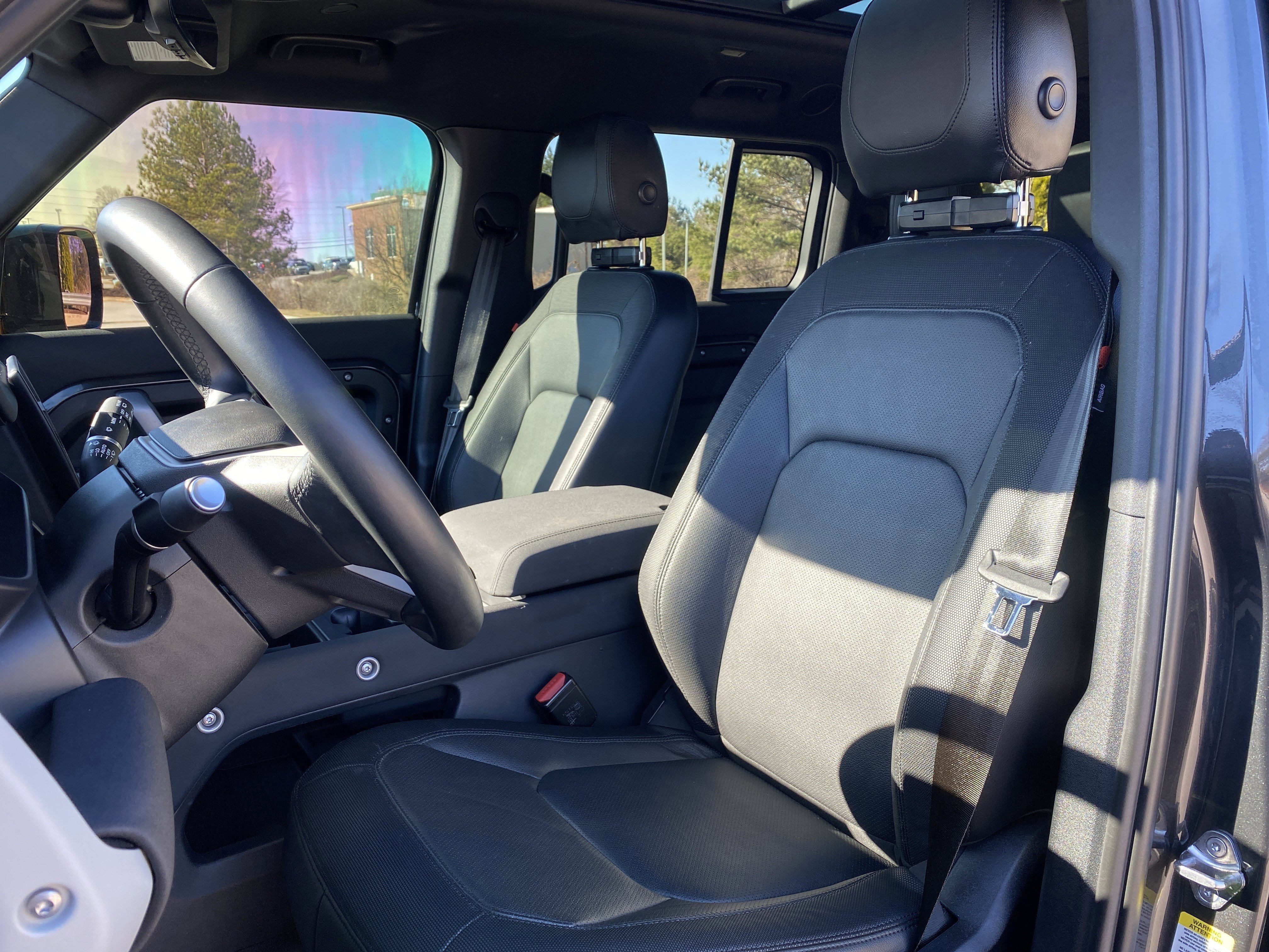 Used 2023 Land Rover Defender 130 X-Dynamic SE image 7