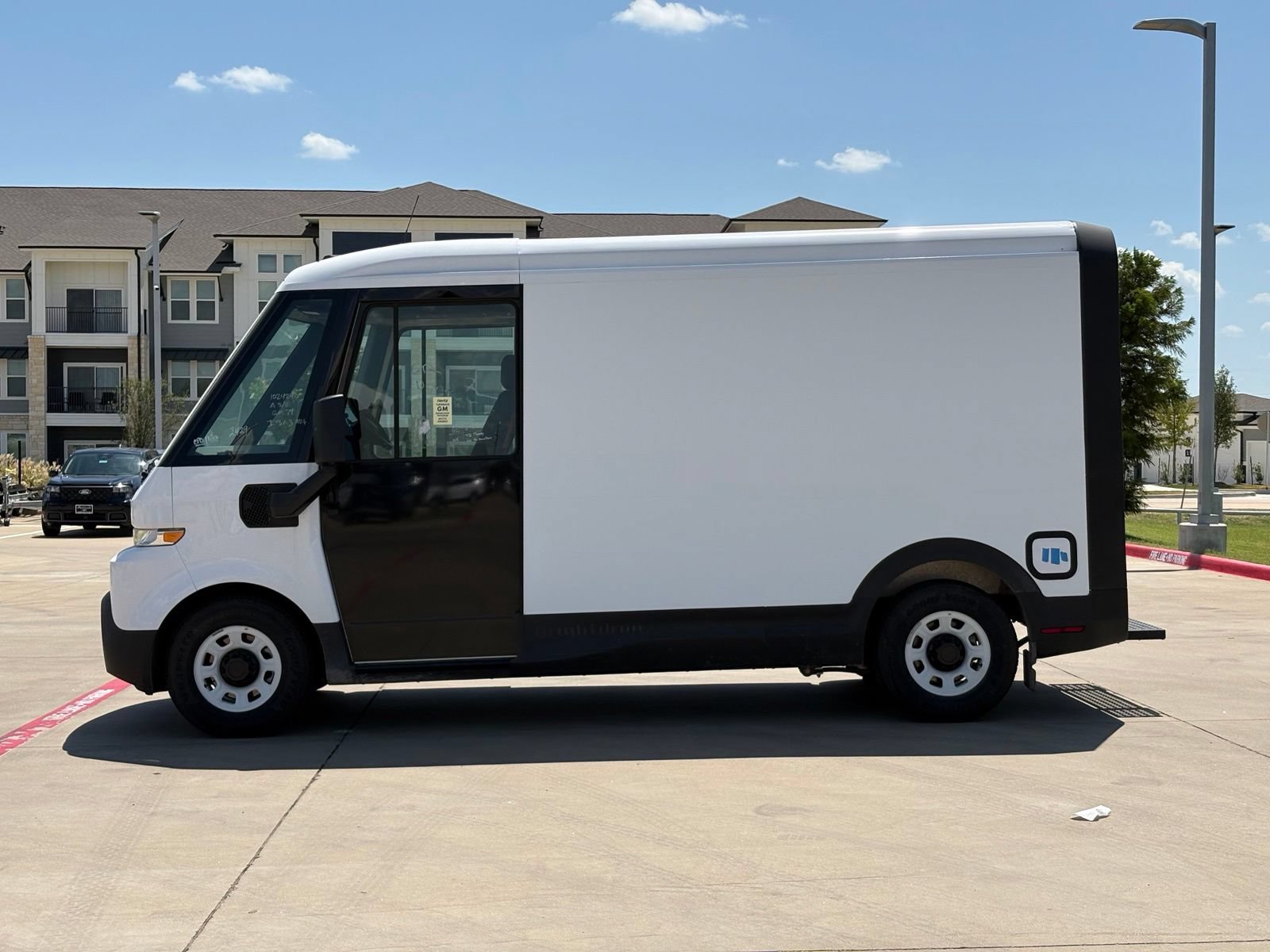 Used 2024 Chevrolet Brightdrop 400 w/ Commercial Equipment Package AWD/4WD image 4