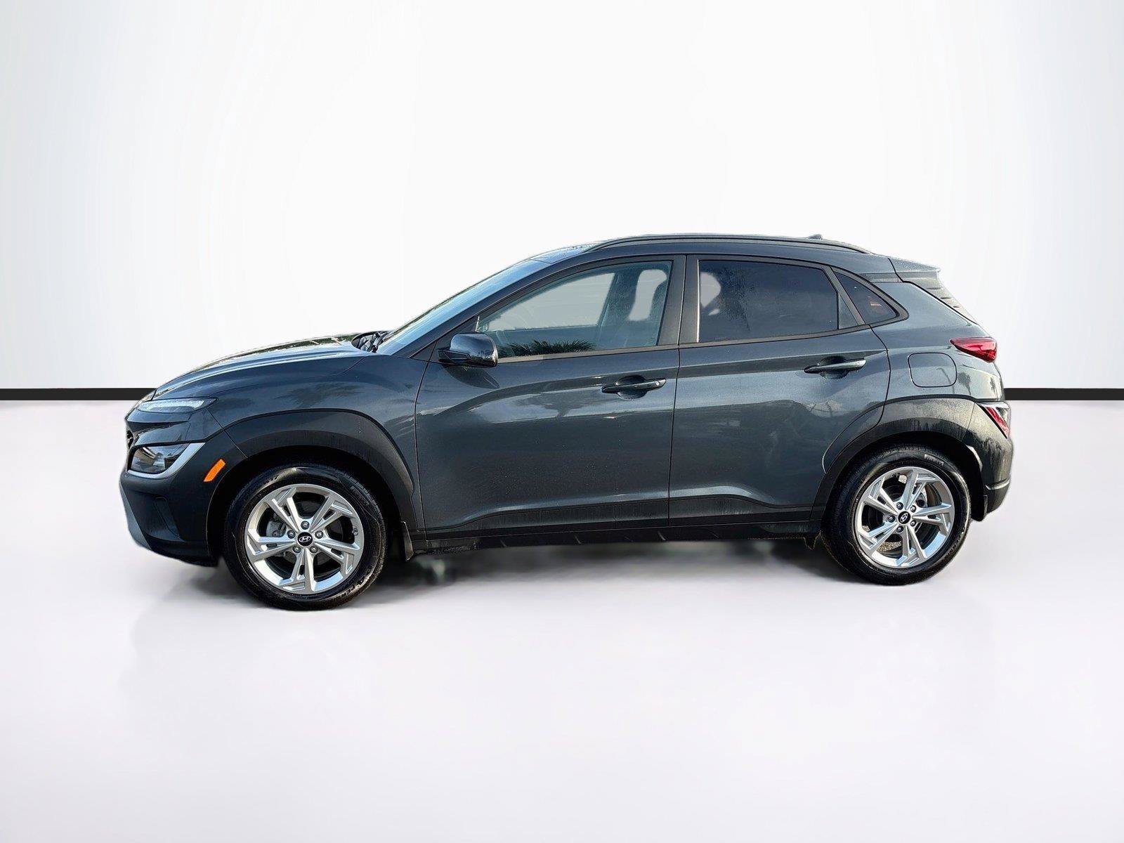 Used 2022 Hyundai Kona SEL w/ Cargo Package FWD image 4