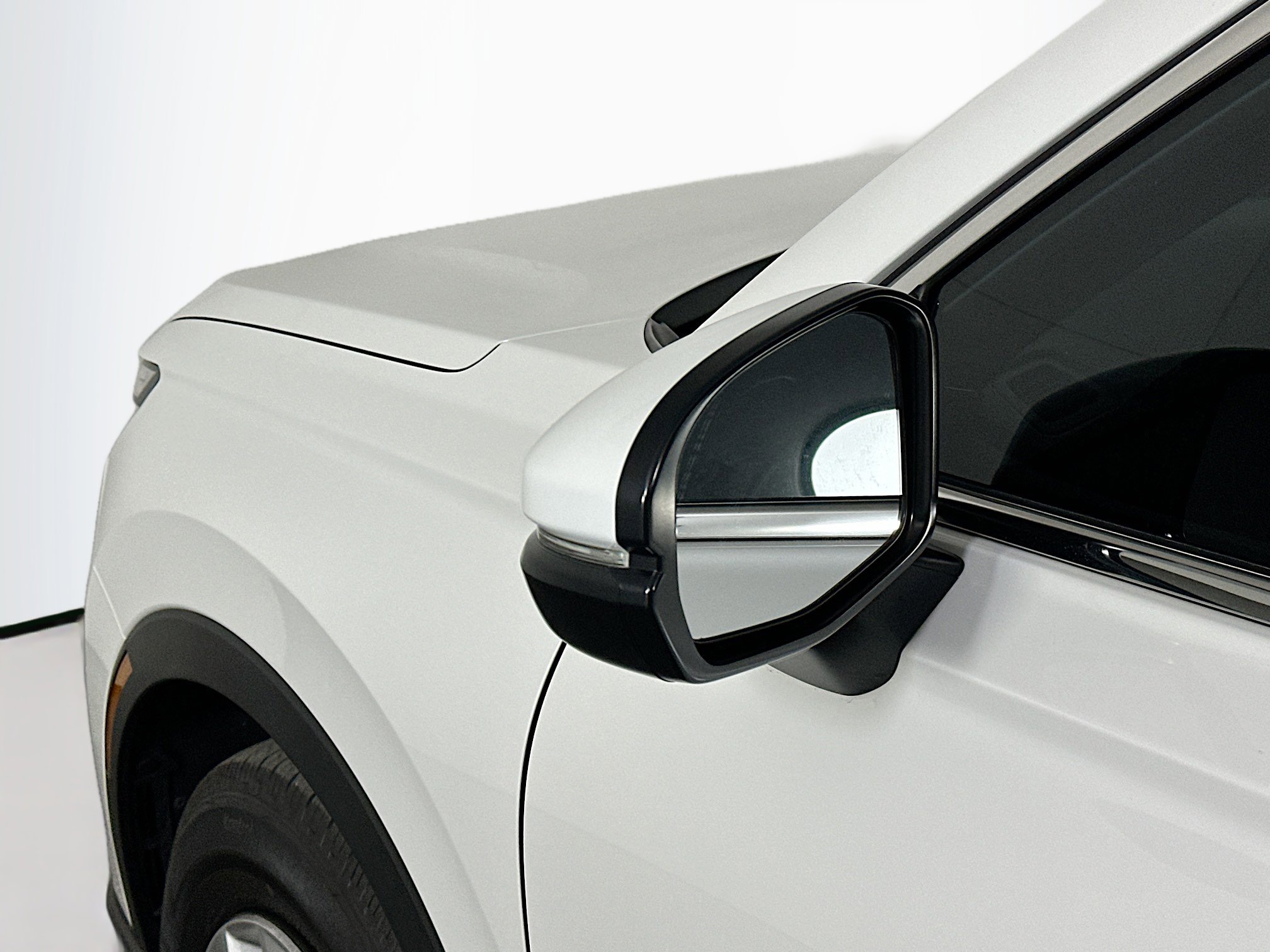 Used 2025 Honda CR-V LX image 16