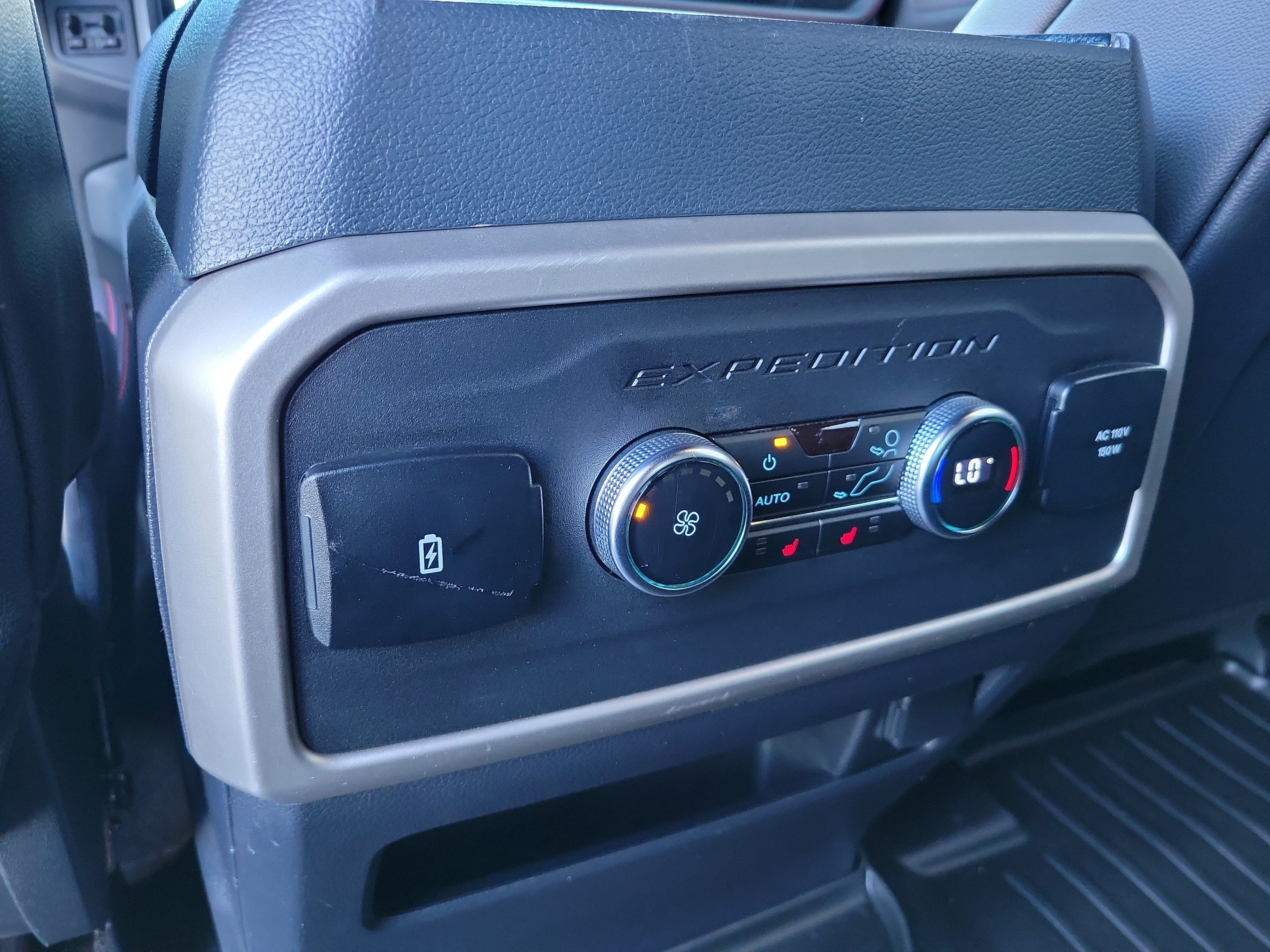 Used 2024 Ford Expedition Limited RWD image 13