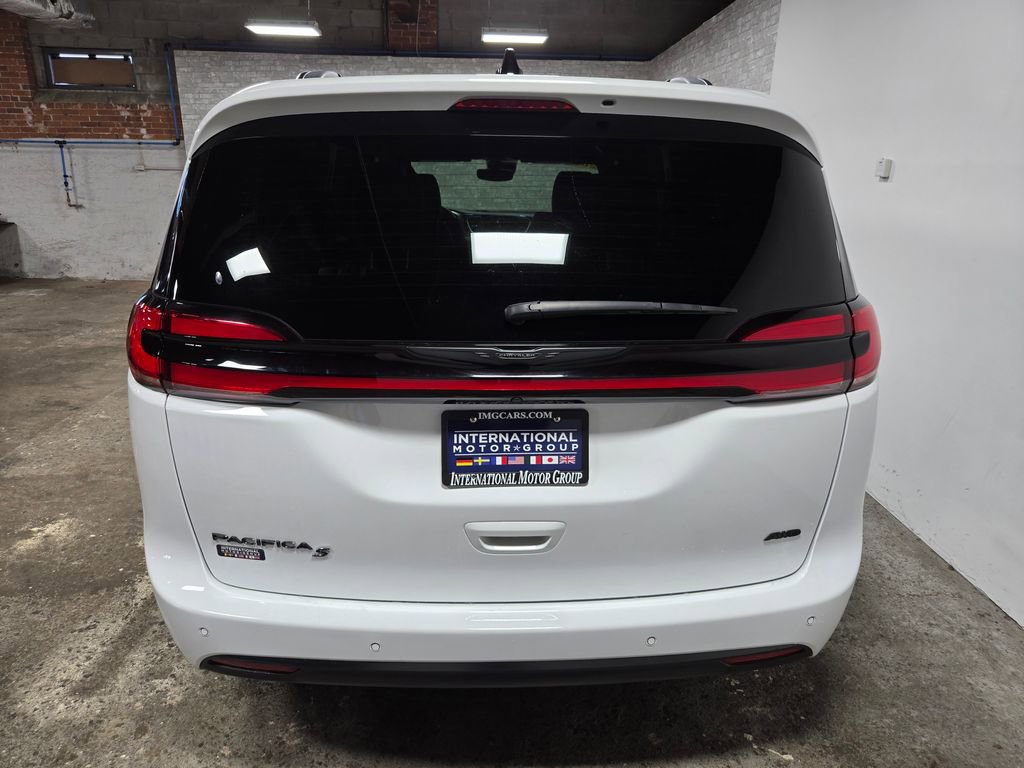 Used 2024 Chrysler Pacifica Touring-L w/ S Appearance Package AWD/4WD image 55
