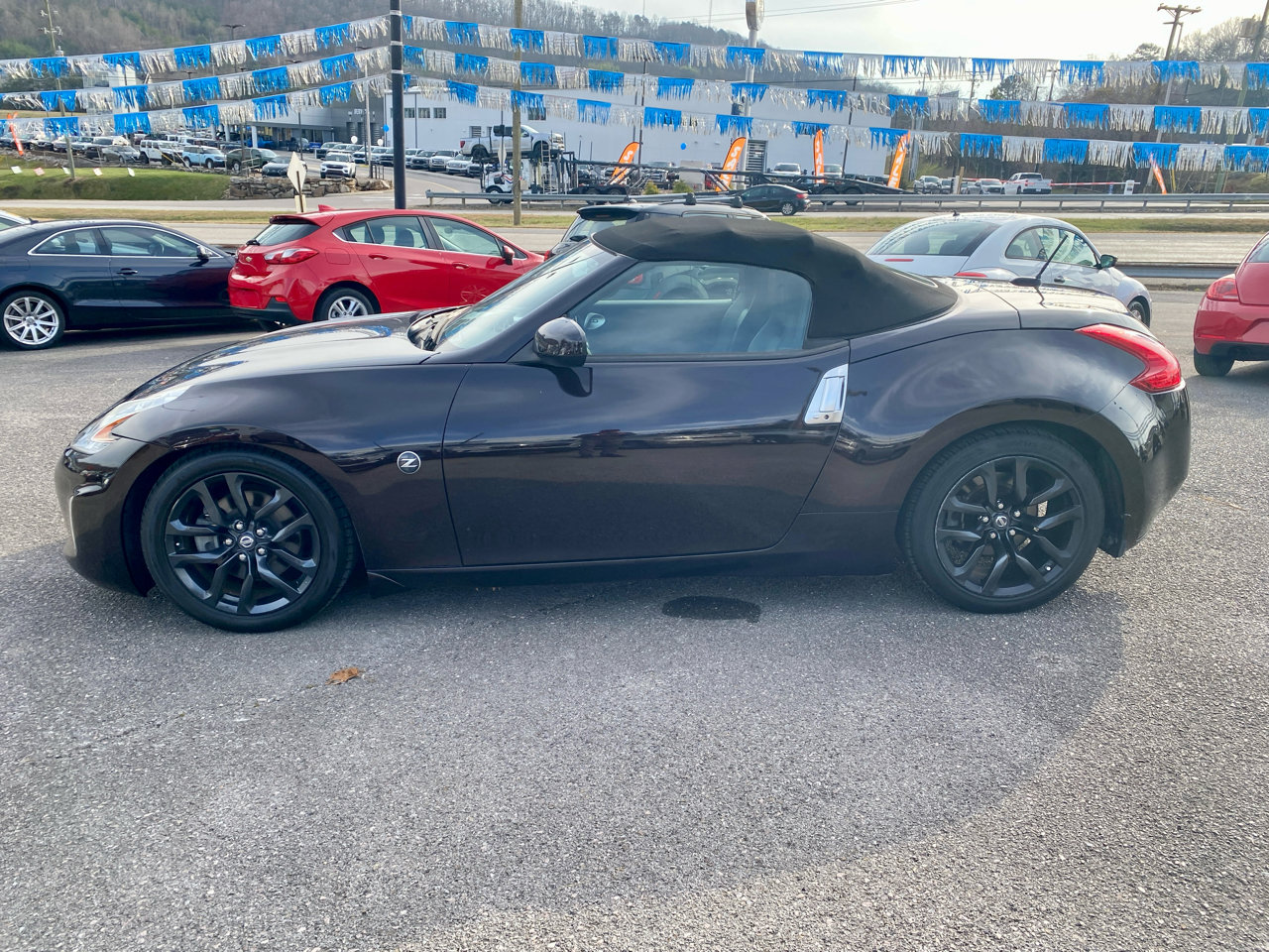 Used 2016 Nissan 370Z Touring image 4