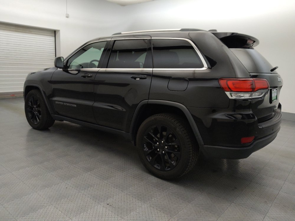 Used 2021 Jeep Grand Cherokee Laredo RWD image 3