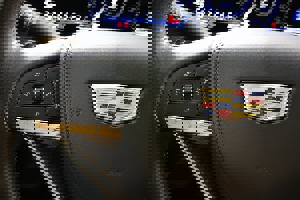 Used 2022 Cadillac Escalade ESV Sport Platinum w/ Heavy-Duty Trailer Package image 32