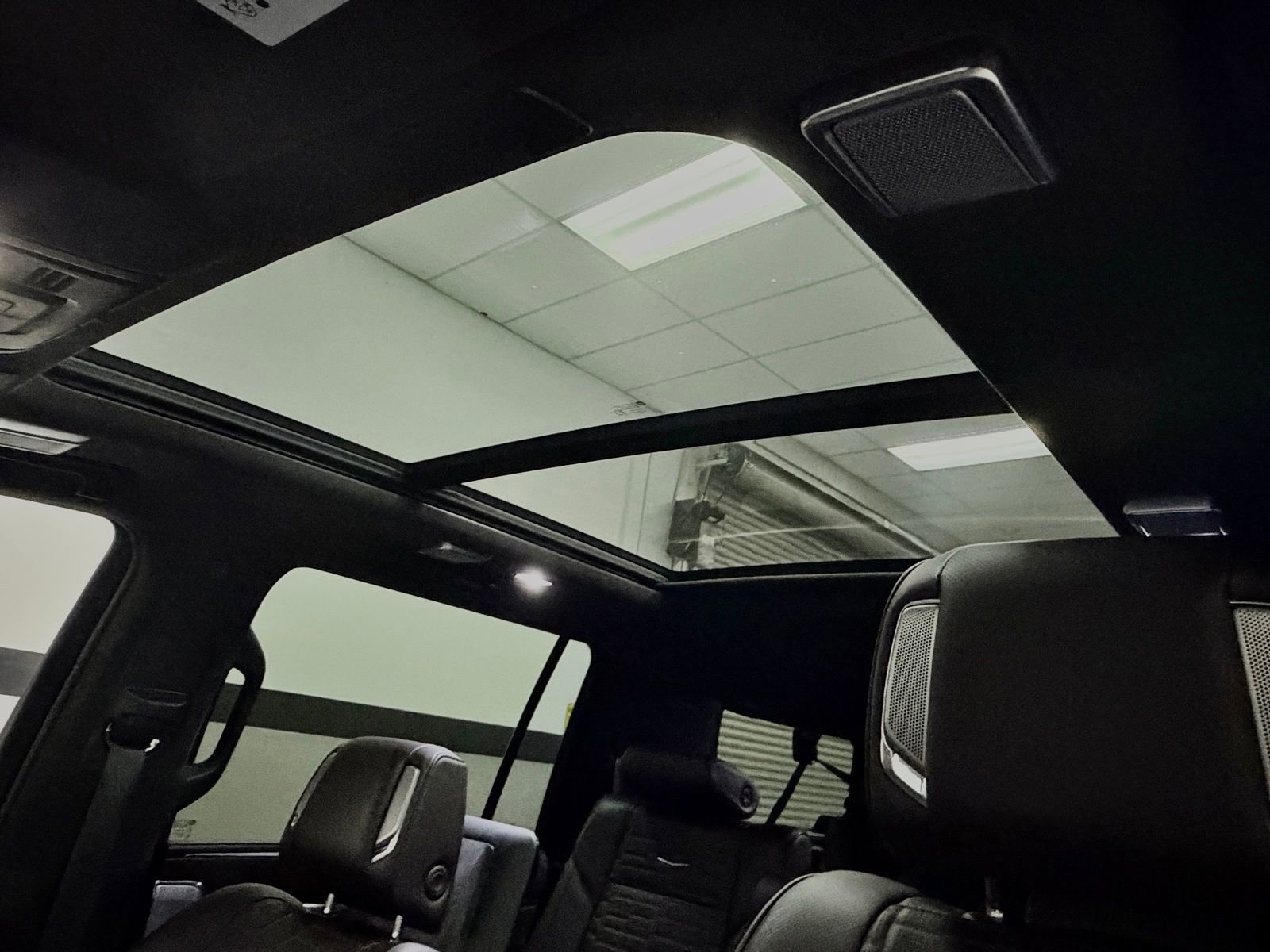 Used 2023 Cadillac Escalade ESV V image 25