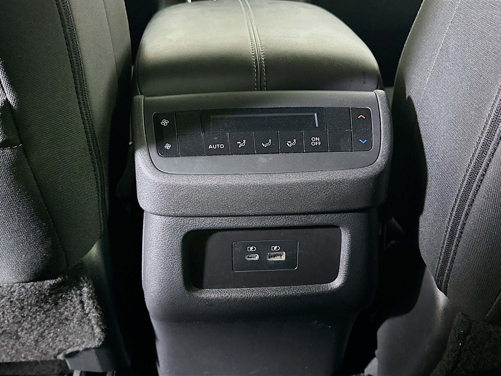 Used 2025 Nissan Pathfinder SV image 27