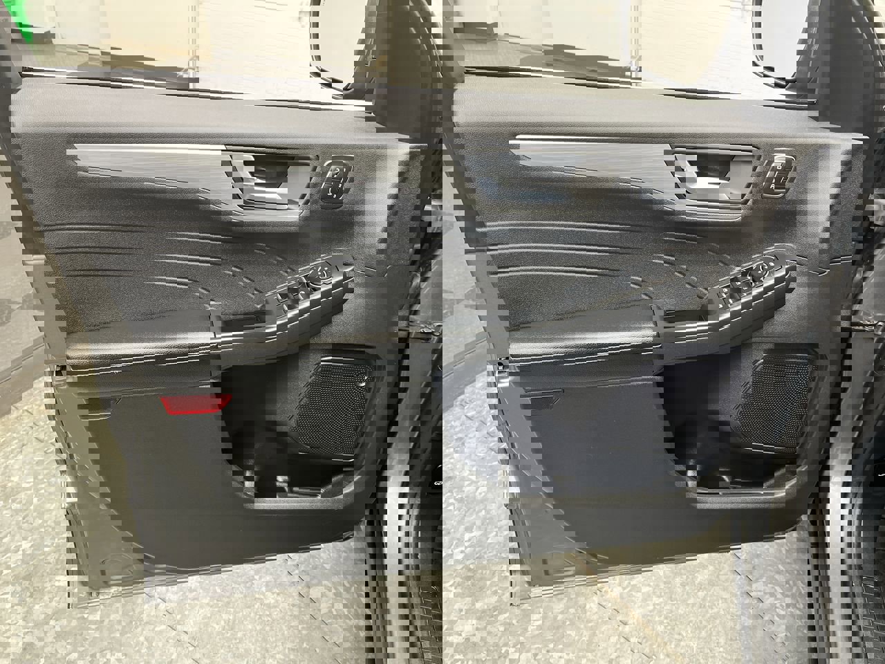 Used 2024 Ford Escape Platinum image 8