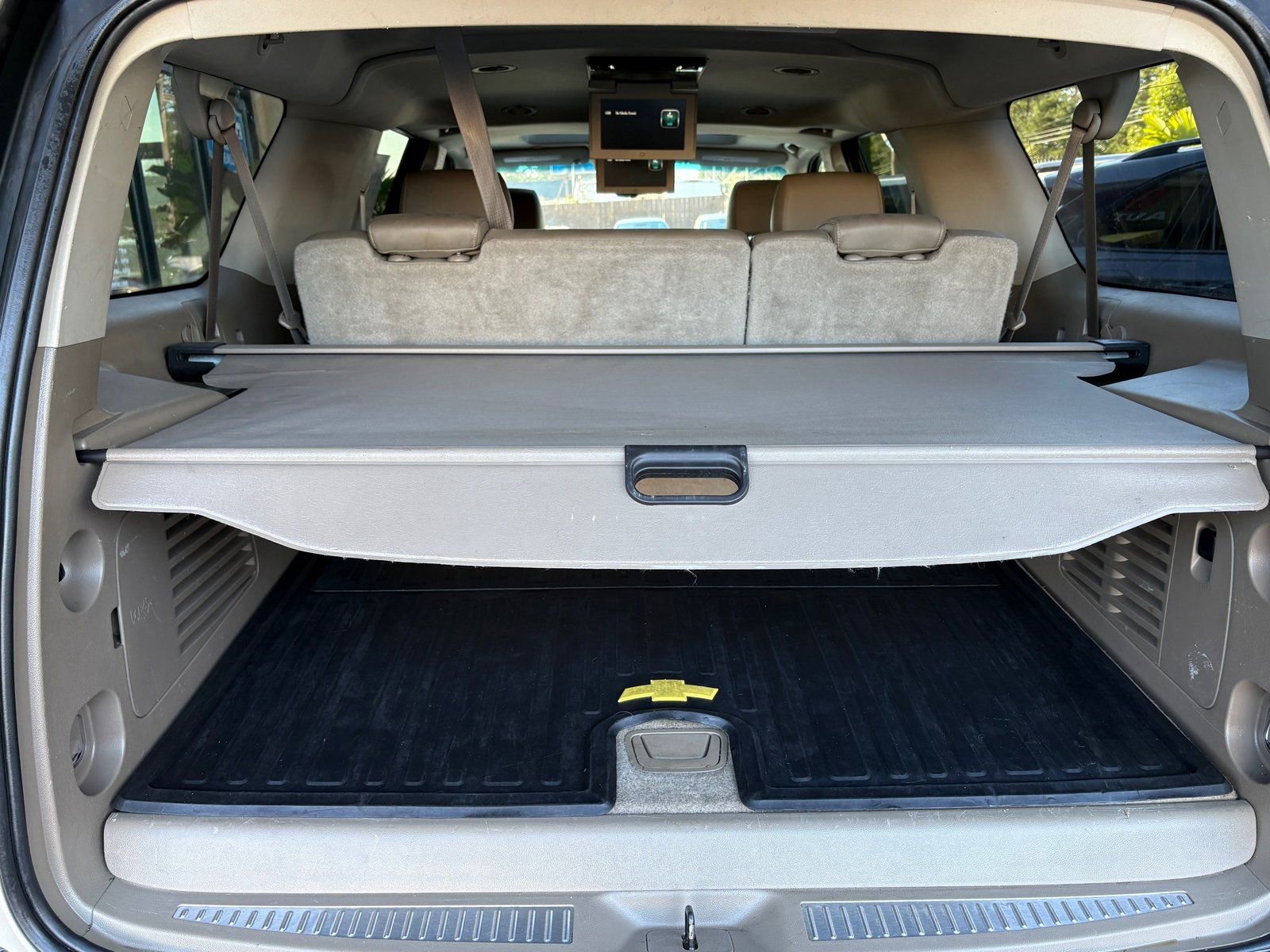 Used 2015 Chevrolet Suburban LTZ image 26