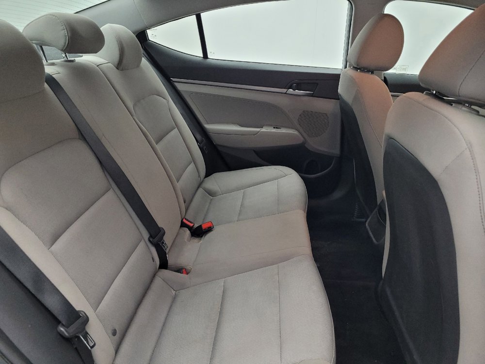 Used 2017 Hyundai Elantra SE image 19