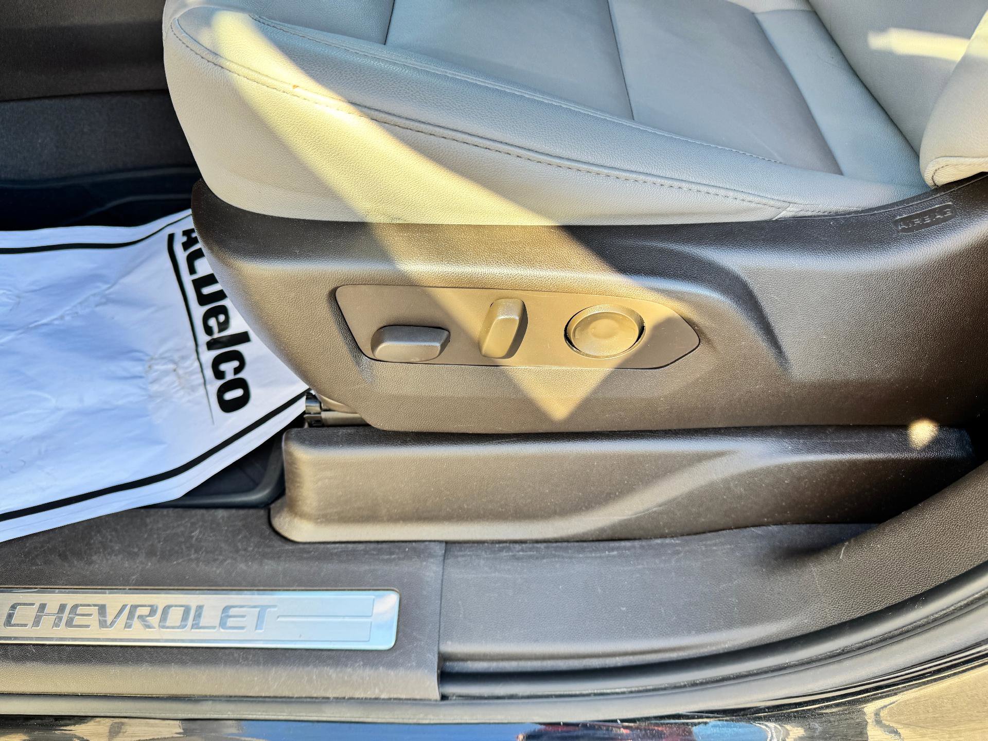 Used 2022 Chevrolet Tahoe Z71 w/ Luxury Package image 12