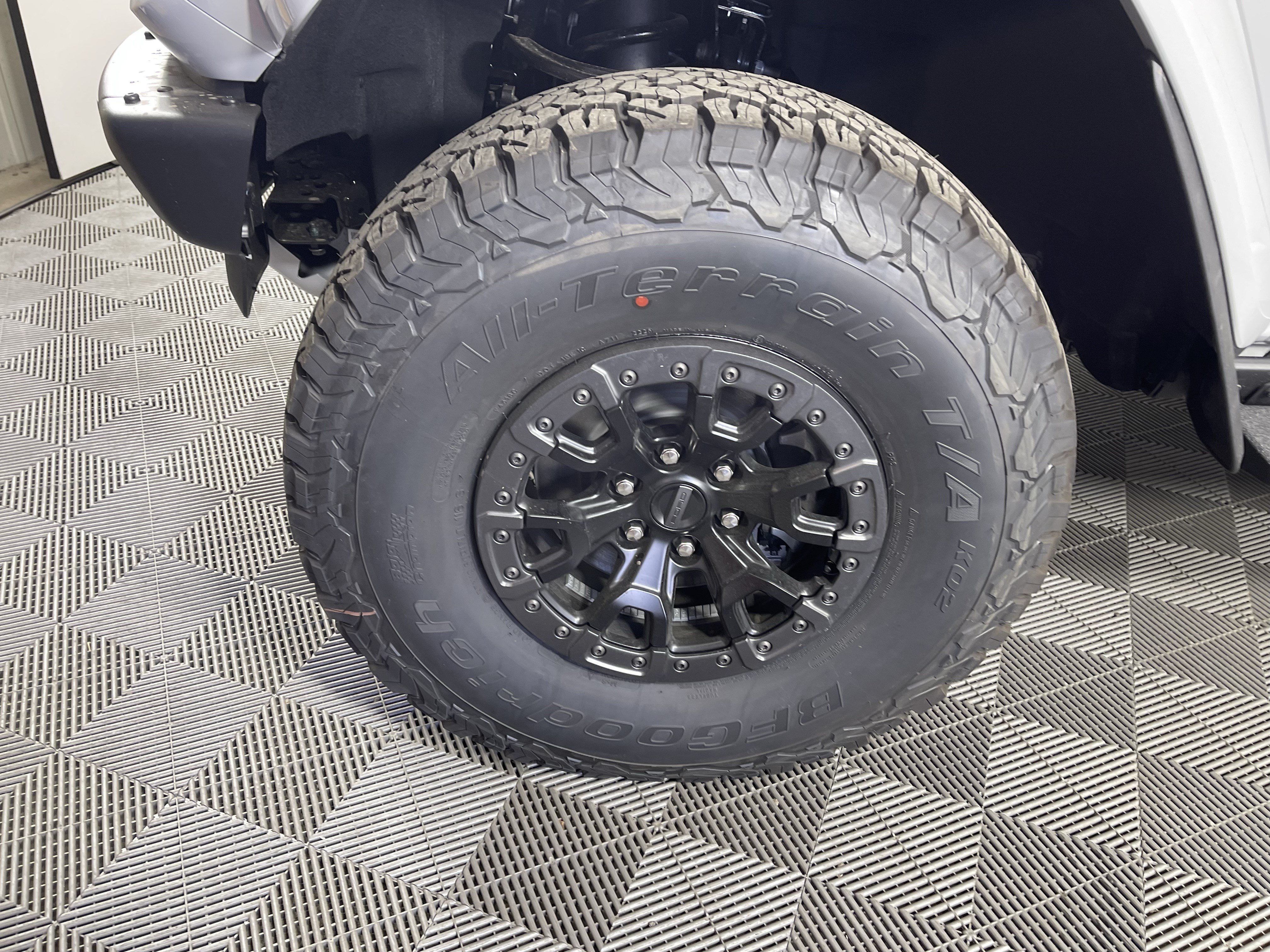 New 2026 Ford Bronco Raptor w/ Interior Carbon Fiber Pack AWD/4WD image 9