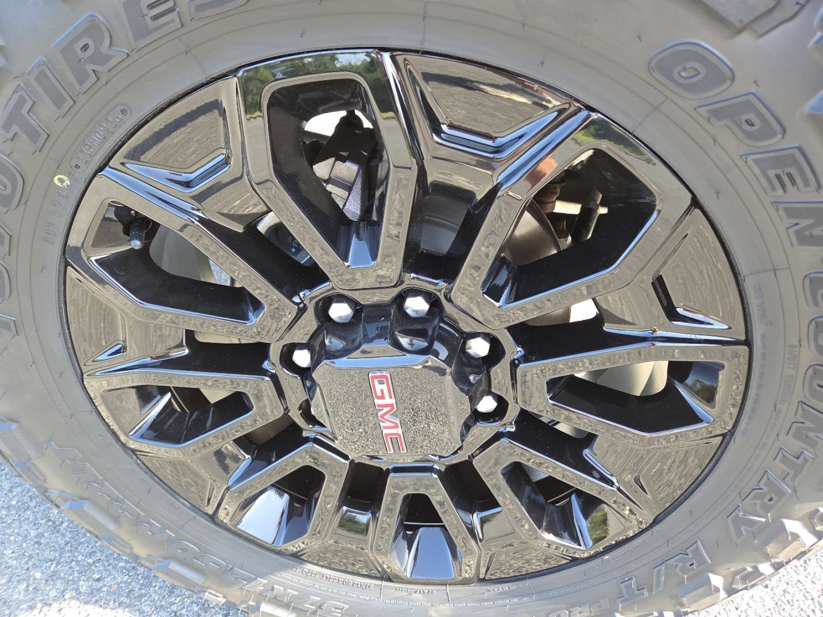 Used 2025 GMC Sierra 2500 AT4X AWD/4WD image 17