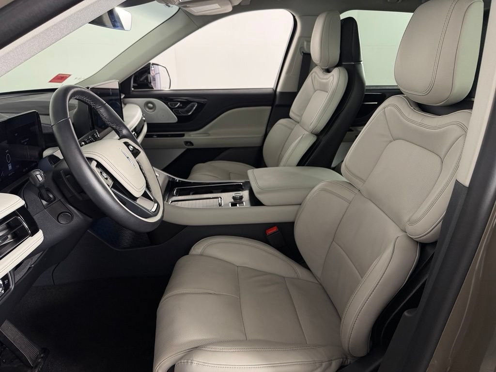 Used 2025 Lincoln Aviator Reserve w/ Equipment Group 201A AWD/4WD image 22