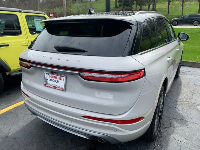 Used 2020 Lincoln Corsair Reserve w/ Appearance Package image 4