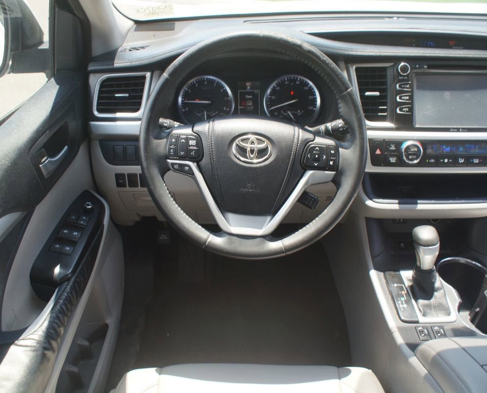 Used 2015 Toyota Highlander XLE FWD image 5