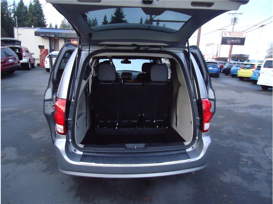 Used 2019 Dodge Grand Caravan SXT FWD image 19