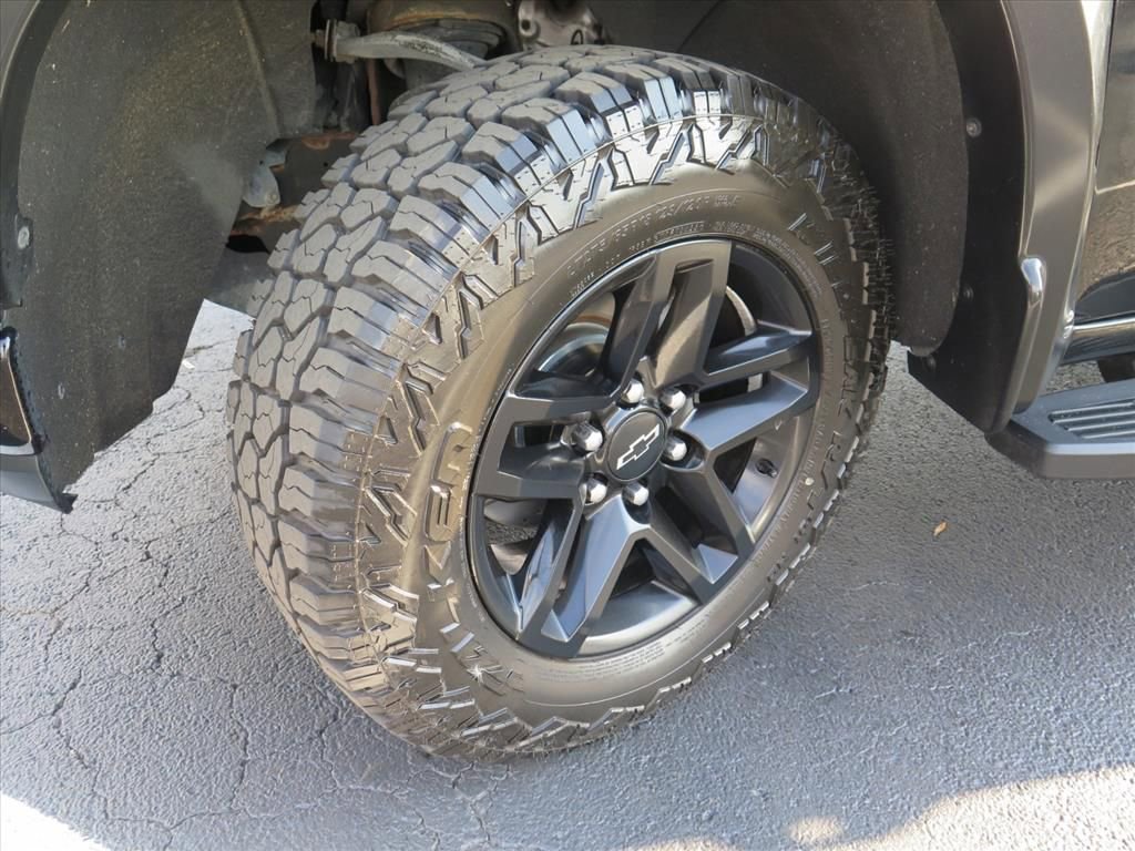 Used 2020 Chevrolet Silverado 1500 LT Trail Boss image 18