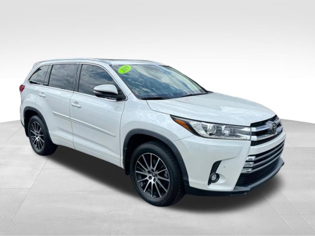 Used 2019 Toyota Highlander Limited Platinum AWD/4WD image 9