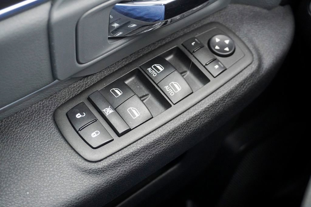 Used 2023 RAM 1500 Classic SLT image 22