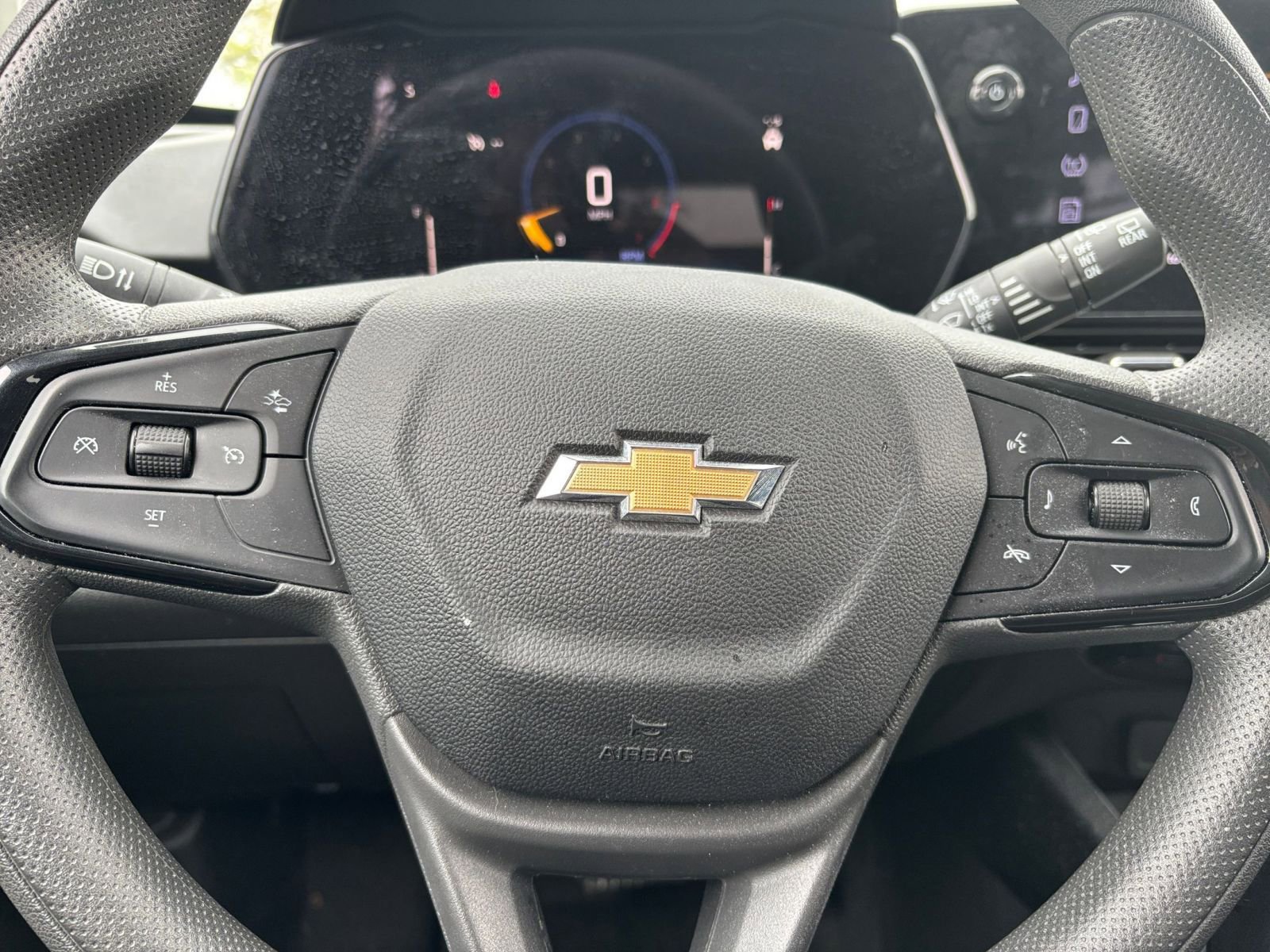 Used 2025 Chevrolet Trax LT image 27