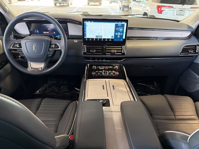 Used 2023 Lincoln Navigator L Black Label AWD/4WD image 17