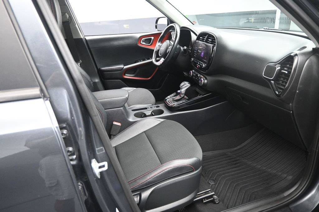 Used 2023 Kia Soul GT-Line w/ GT-Line Technology Package FWD image 28