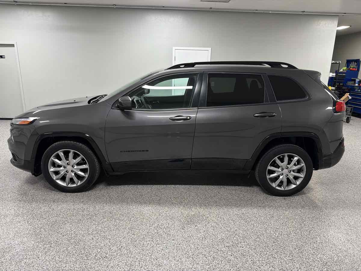 Used 2018 Jeep Cherokee Latitude image 6